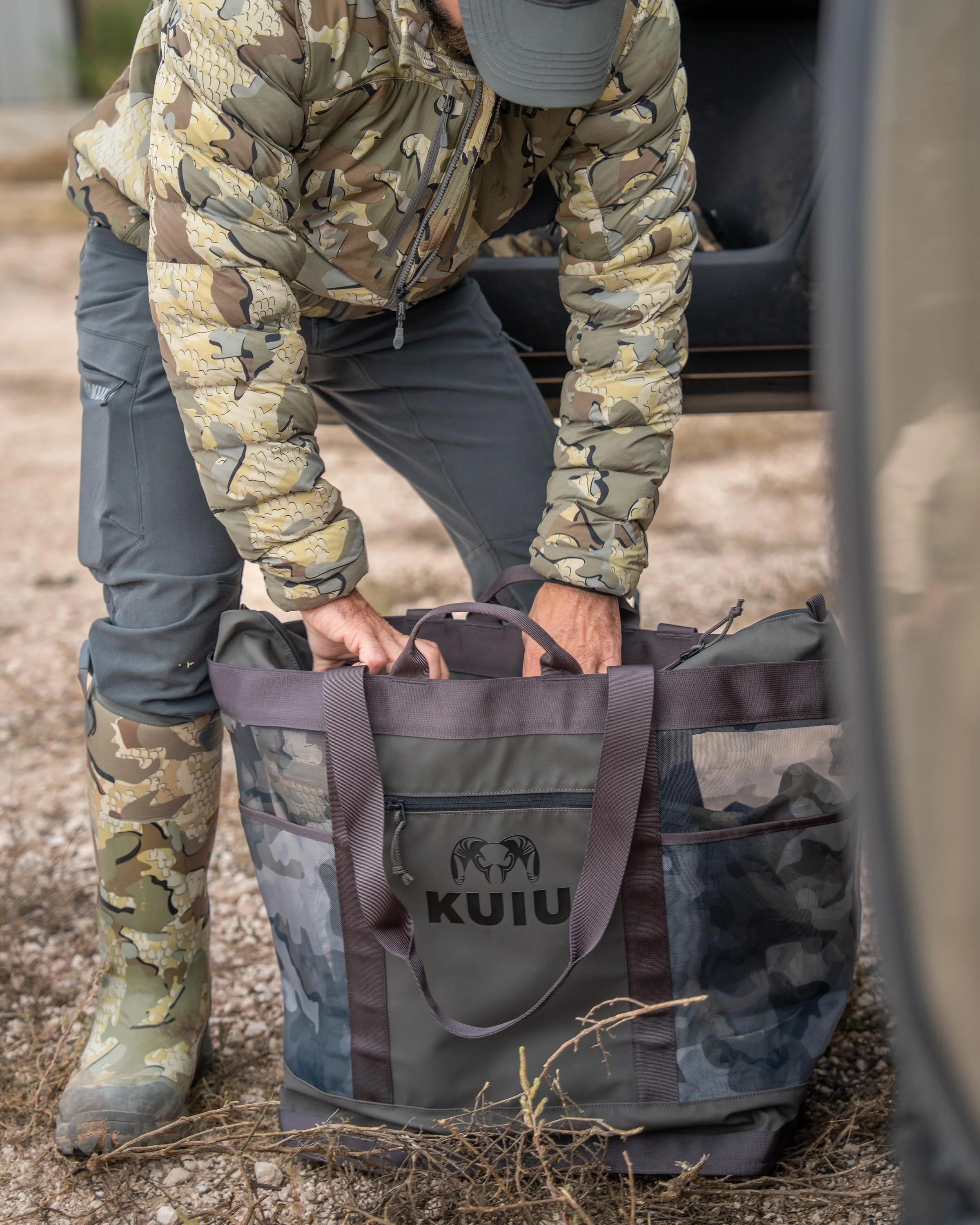 KUIU 3500 Mesh Tote Bag | Coyote Brown - Image 3